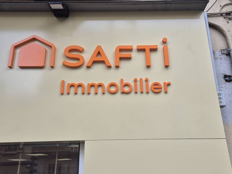 Enseigne pour agence immobilière à Saint-Raphaël dans le var