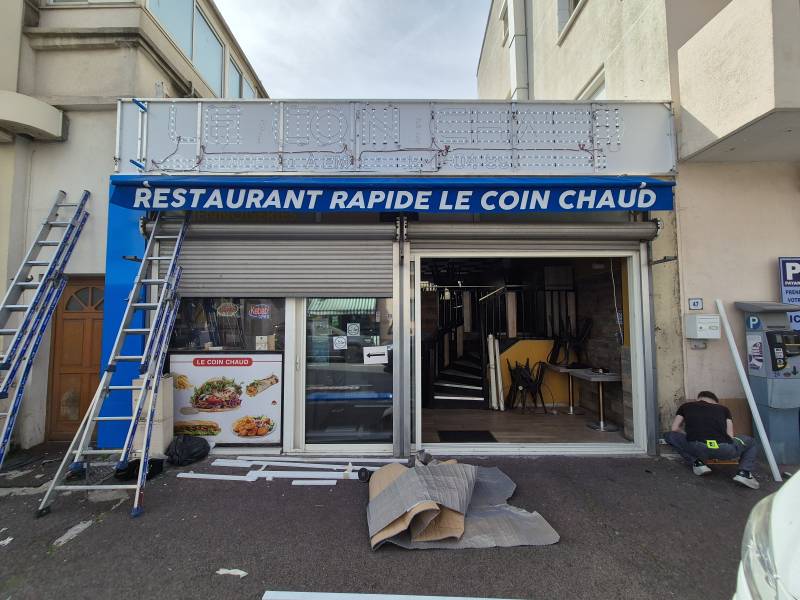 Enseigne lumineuse snack kebab à Fréjus Saint-Raphaël dans le var