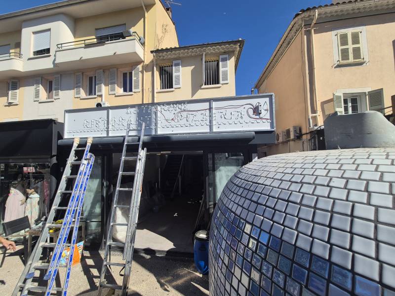 Enseigne lumineuse pour restaurant italien à Fréjus, Saint-Raphaël dans le var