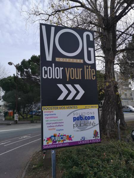 totem salon VOG fréjus