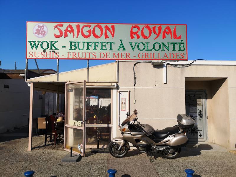 enseigne lumineuse led personnalisée restaurant cavalaire