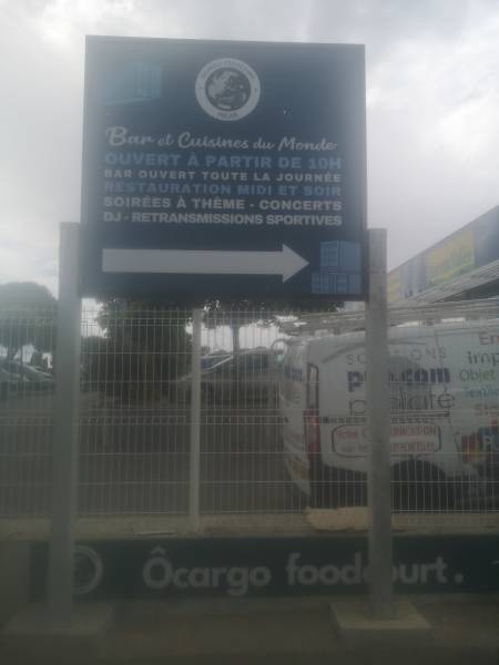 panneau de signalétique franchise O'CARGO