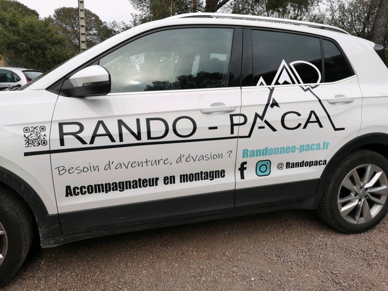 Flocage véhicule professionnel à Fréjus Saint Raphael dans le Var